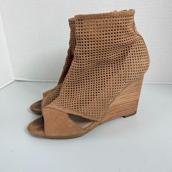 Pelle Moda Women's Tan Perforated Leather Peep Toe Wedge Bootie Shoes Size 6 M - Picture 2 of 12